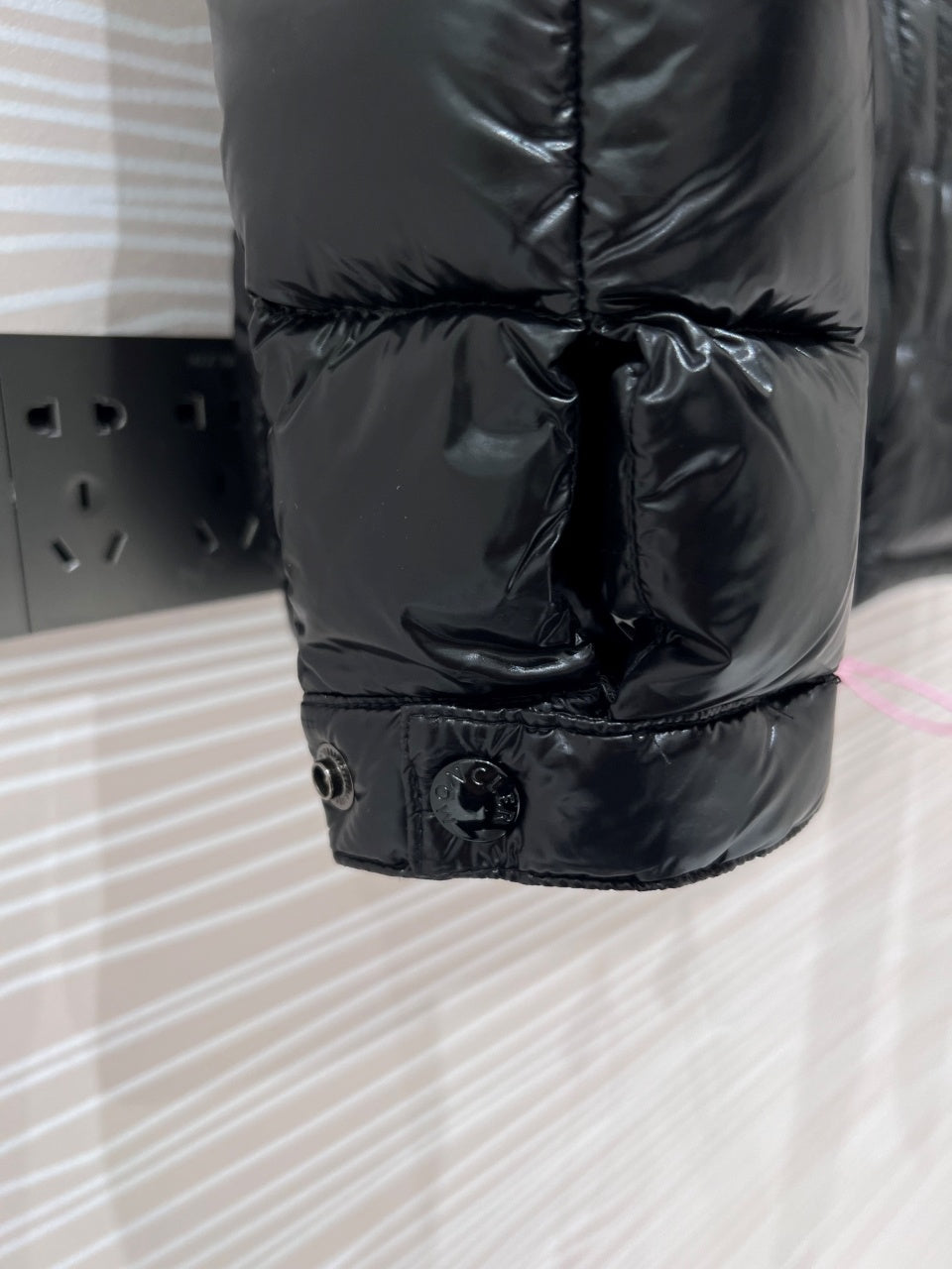 Moncler Acorus Lightweight Stand-Collar Down Jacket - Black