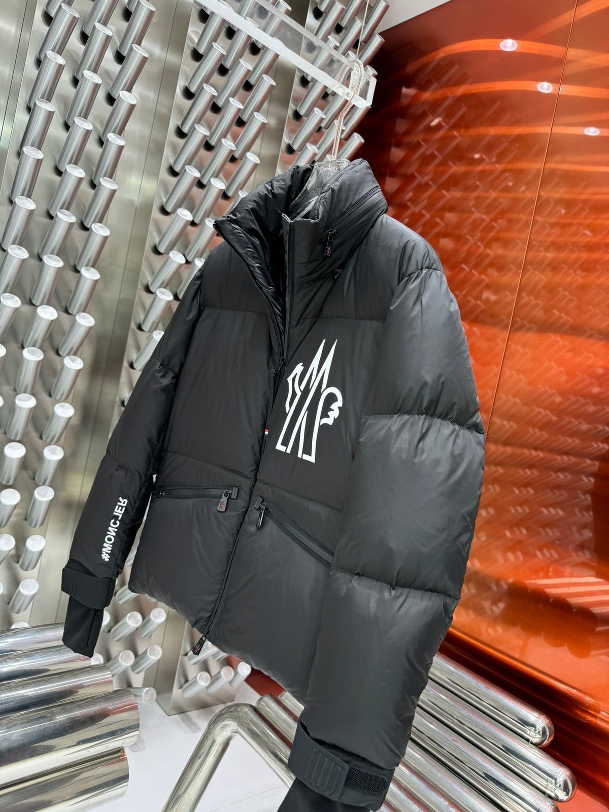 Moncler Verdons Stand-Collar Down Puffer Jacket