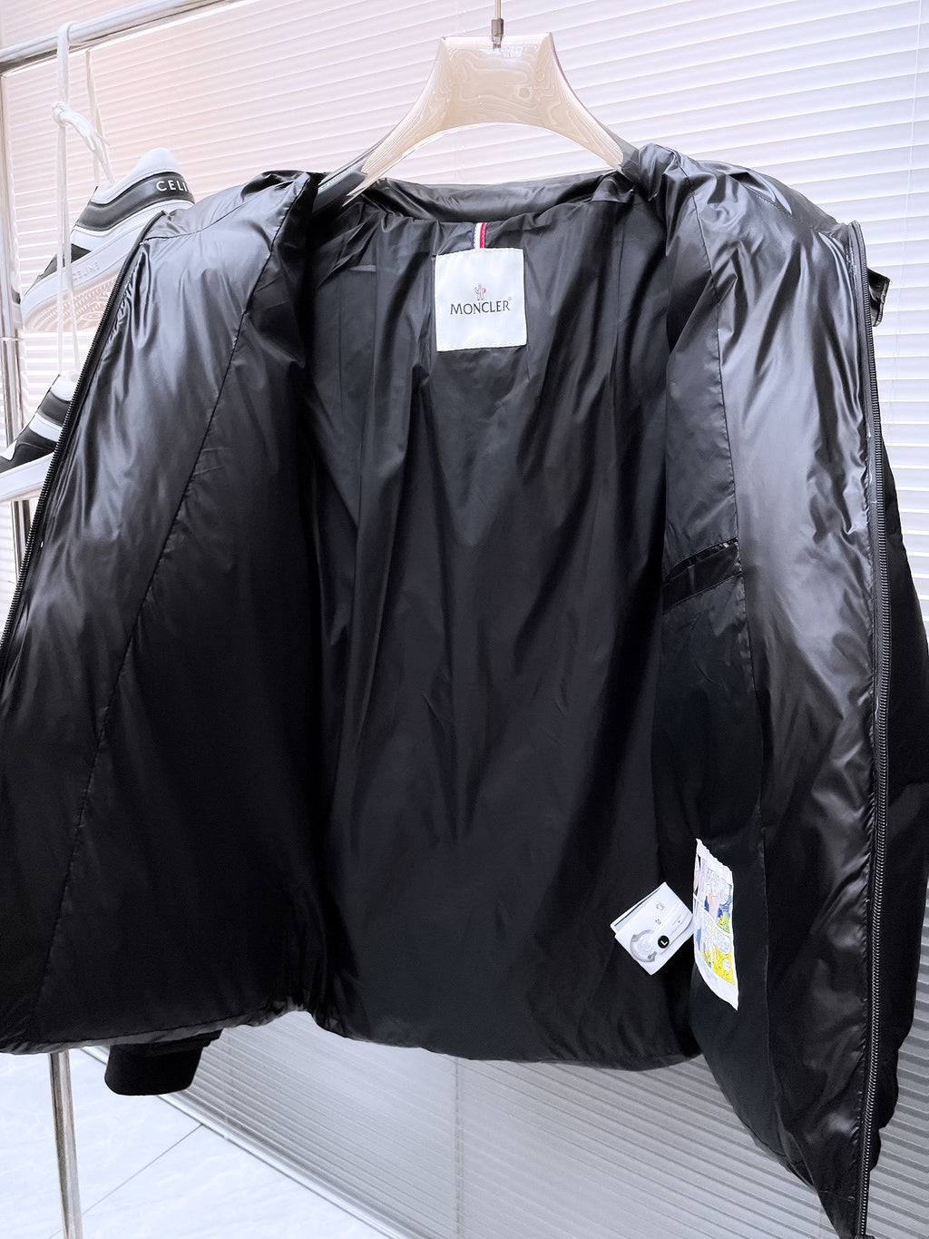 Moncler Sumido Stand-Collar Down Jacket - Black