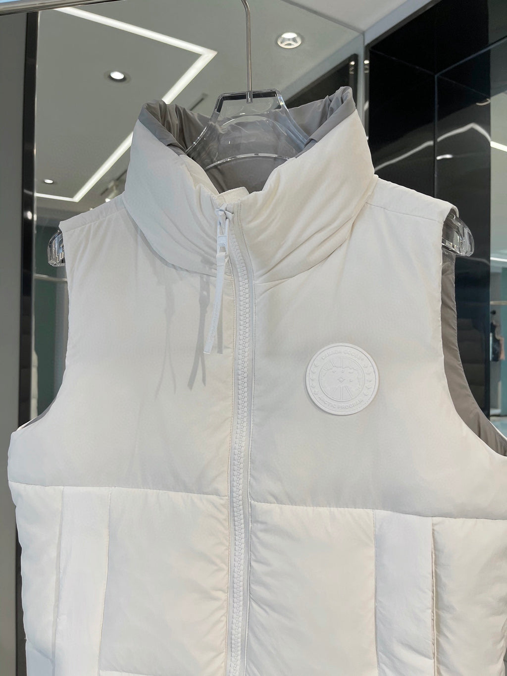 White Label Capsule Puffer Vest