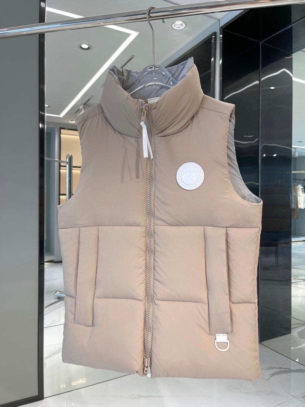 White Label Capsule Puffer Vest