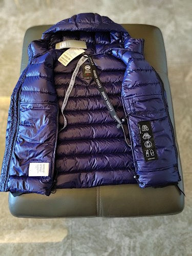 Canada Goose Quilted Hooded Puffer Jacket - Style 2227